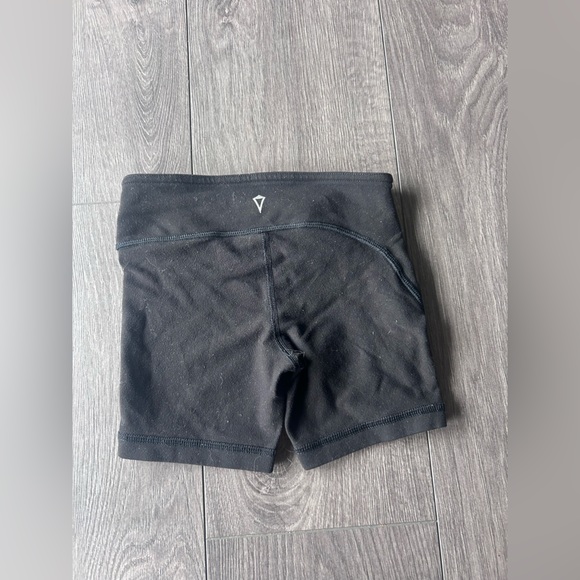 IVIVVA black biker short 4 - Picture 2 of 5